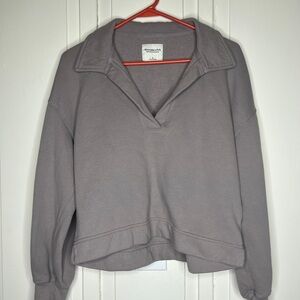 Abercrombie & Fitch Gray Collared Sweatshirt